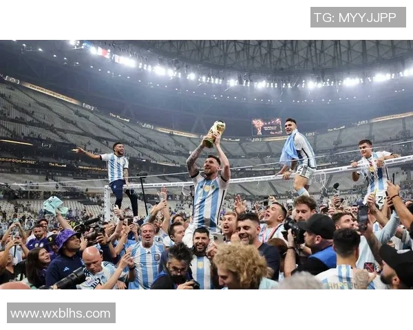 世界杯冠军荣耀再起航 足球梦想照亮未来无限可能